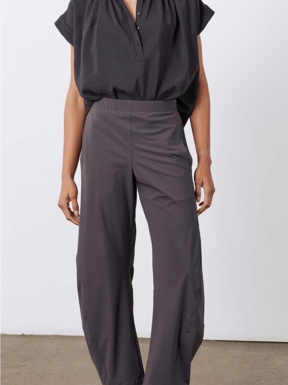 Ruti On The Loose Work Pant in Graphite